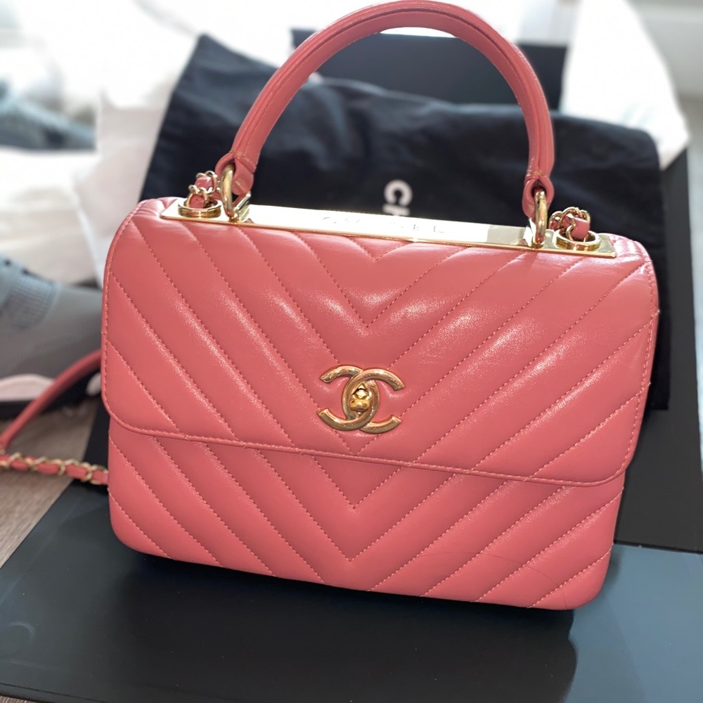 2019 Chanel Flapbag with handle